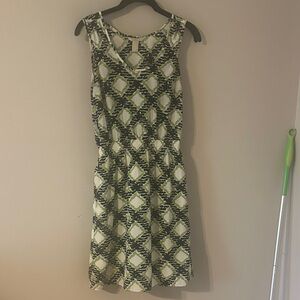 Banana Republic Green and White Geometric Midi Dress
